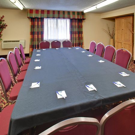 Holiday Inn Express Chicago-Downers Grove By Ihg Facilities photo