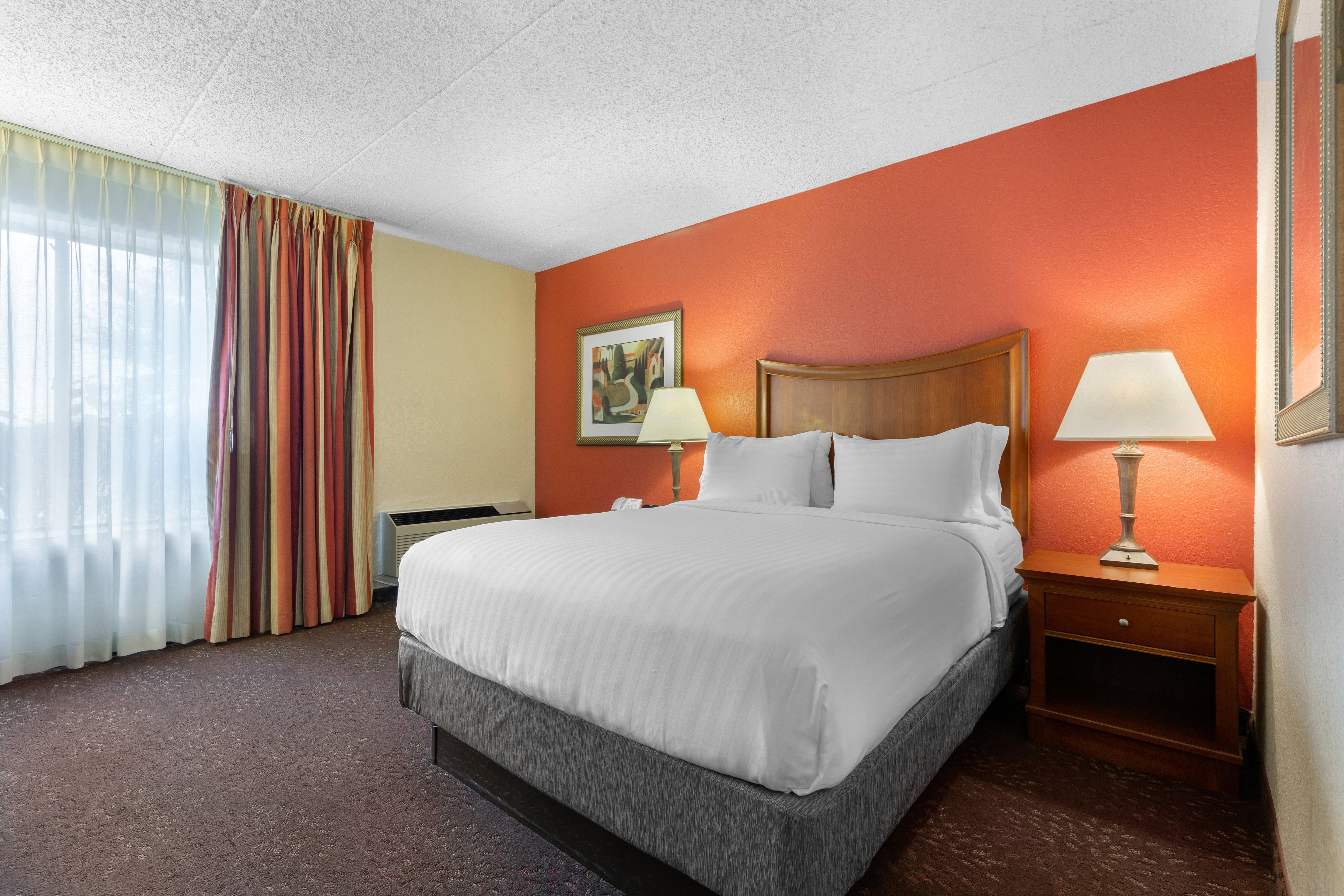 Holiday Inn Express Chicago-Downers Grove By Ihg Exterior photo